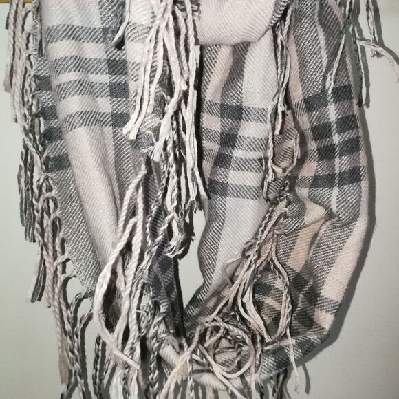 Pink & Grey Plaid Oversized Fringed Infinity Scarf NWOT - Picture 5 of 7